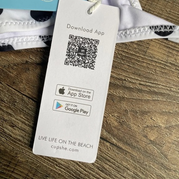 🌟 Cupshe Polka Dot Bikini set - Picture 5 of 11